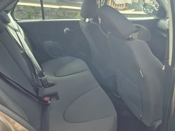 Nissan Micra Hatchback, Petrol, 2006, Gold
