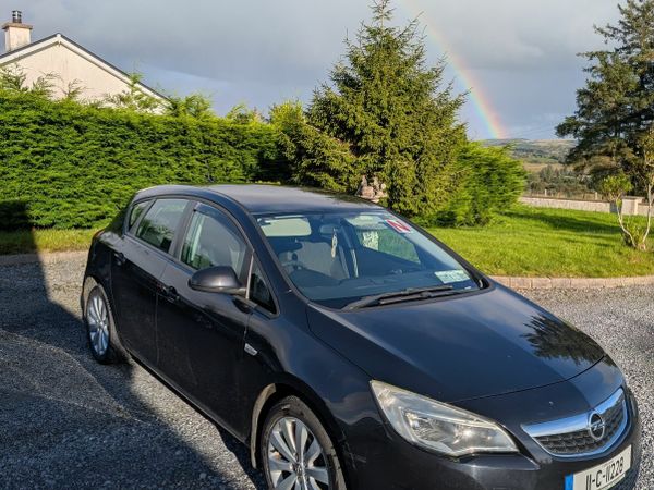 Opel Astra Hatchback, Diesel, 2011, Black