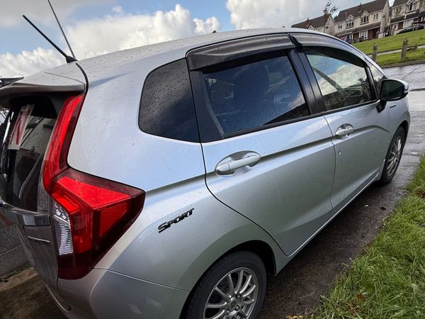 Honda Fit Hatchback, Petrol Hybrid, 2014, Silver