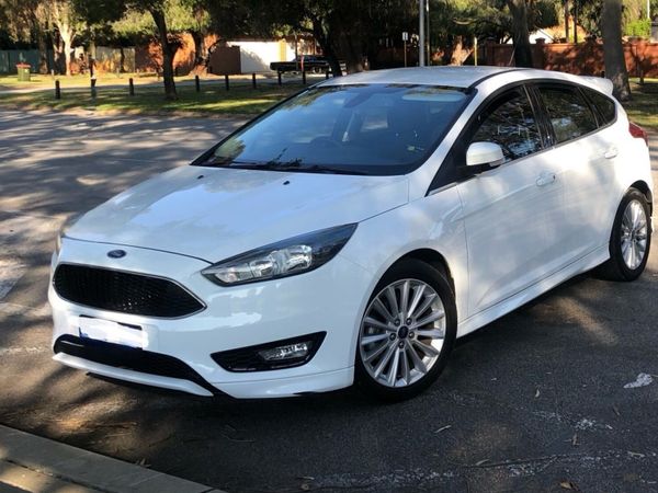 Ford Focus Hatchback, Petrol, 2017, White