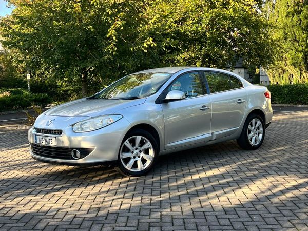 Renault Fluence Saloon, Diesel, 2011, Silver
