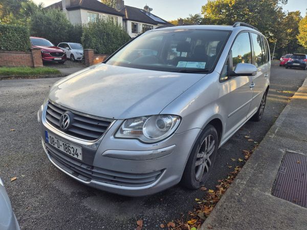 Volkswagen Touran MPV, Petrol, 2008, Silver