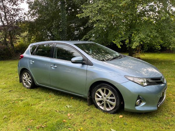 Toyota Auris Hatchback, Diesel, 2015, Blue