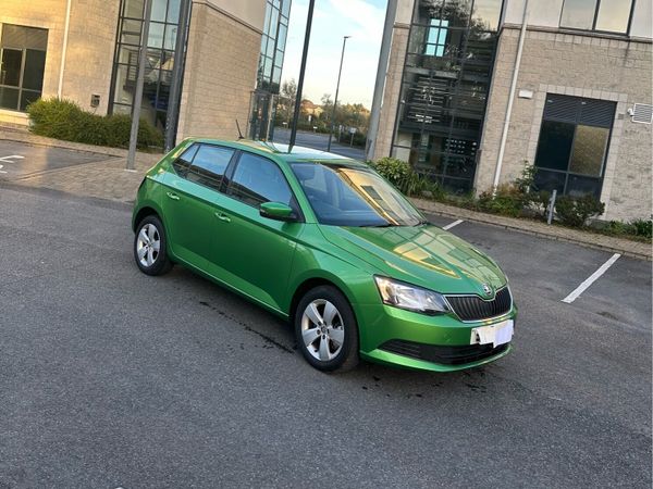 Skoda Fabia Hatchback, Petrol, 2015, Green