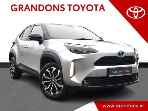Toyota Yaris Cross Hatchback, Petrol Hybrid, 2024, Silver