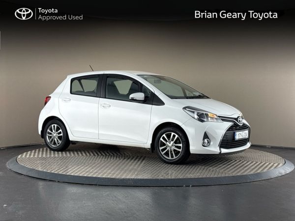 Toyota Yaris Hatchback, Petrol, 2017, White