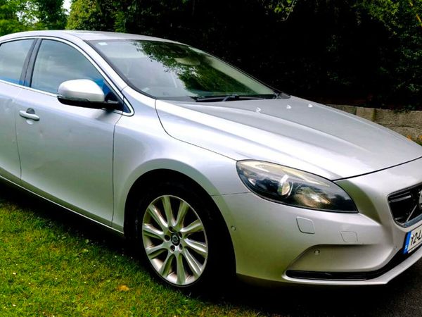 Volvo V40 Hatchback, Diesel, 2012, Silver