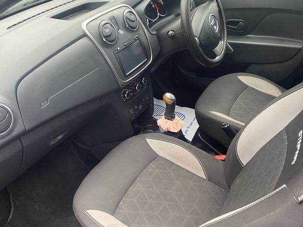 Dacia Sandero Stepway Hatchback, Diesel, 2015, Black