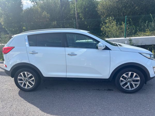 Kia Sportage SUV, Diesel, 2015, White