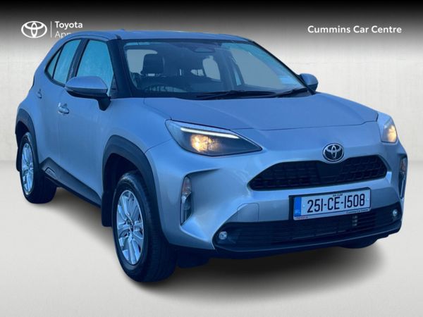 Toyota Yaris Cross Hatchback, Petrol Hybrid, 2025, Silver