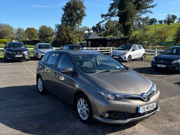 Toyota Auris MPV, Petrol Hybrid, 2017, Grey