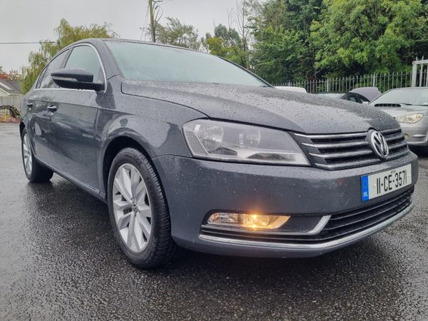 Volkswagen Passat Saloon, Diesel, 2011, Grey