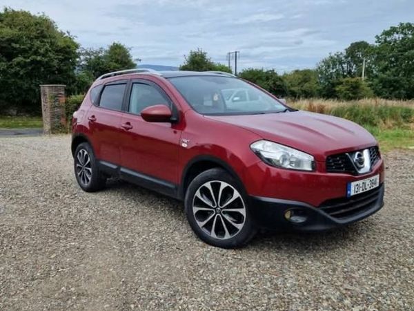 Nissan Qashqai Hatchback, Diesel, 2013, Red