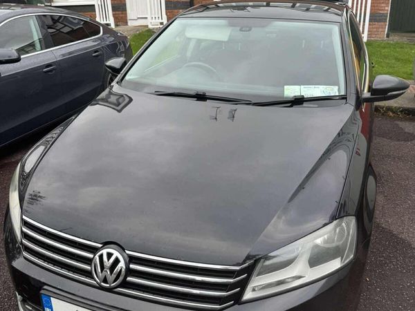 Volkswagen Passat Saloon, Diesel, 2011, Black