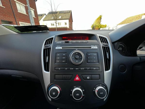 Kia Ceed Hatchback, Diesel, 2010, Grey
