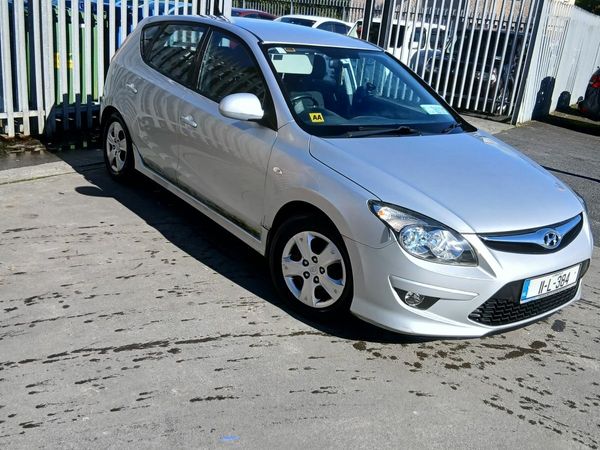 Hyundai i30 Hatchback, Diesel, 2011, Silver
