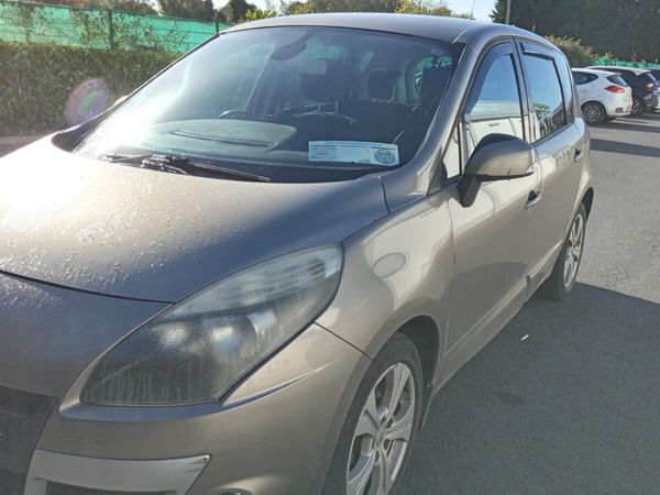 Renault Scenic MPV, Diesel, 2010, Gold
