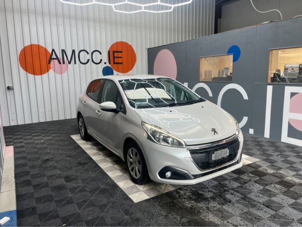 Peugeot 208 Hatchback, Petrol, 2017, White