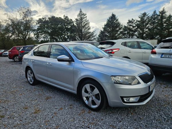 Skoda Octavia Saloon, Diesel, 2017, Grey