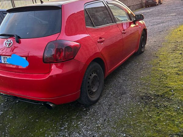 Toyota Auris Hatchback, Diesel, 2007, Red