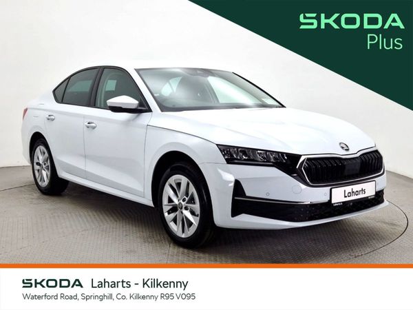 Skoda Octavia Saloon, Diesel, 2025, White