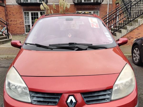 Renault Megane Hatchback, Petrol, 2008, Red