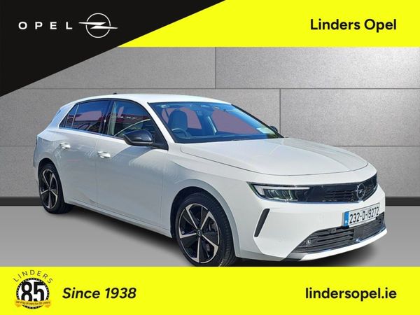 Opel Astra Hatchback, Petrol Plug-in Hybrid, 2023, White