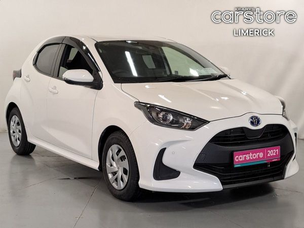Toyota Yaris Hatchback, Petrol Hybrid, 2021, White