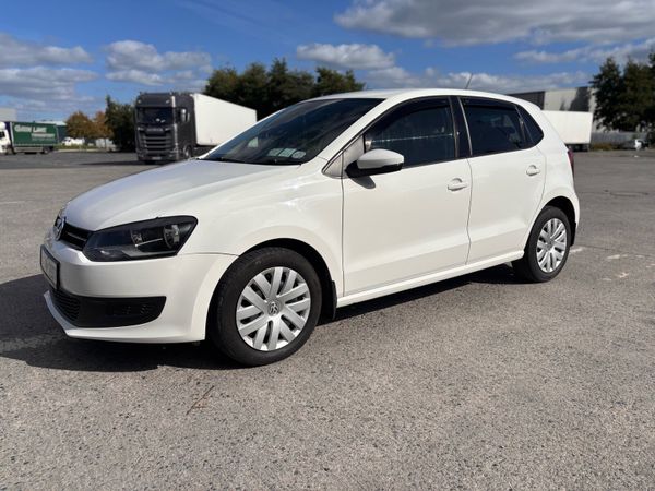 Volkswagen Polo Hatchback, Petrol, 2014, White