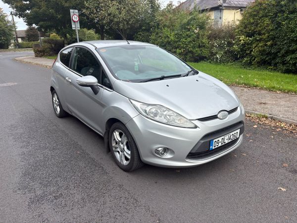 Ford Fiesta Hatchback, Petrol, 2009, Silver