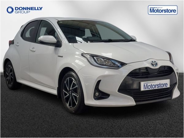 Toyota Yaris Hatchback, Petrol Hybrid, 2021, White