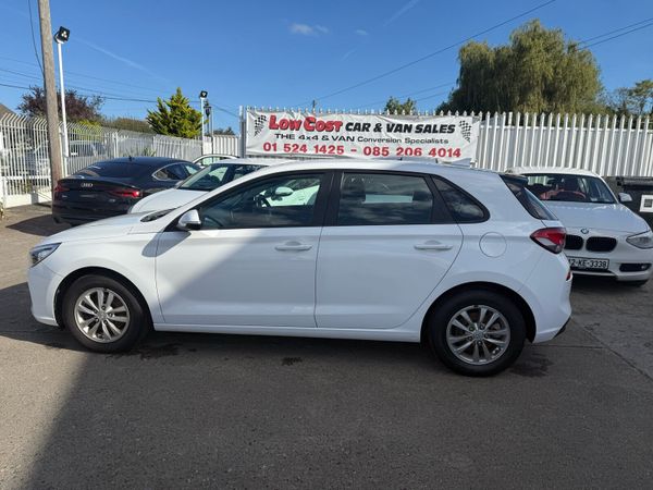 Hyundai i30 Hatchback, Petrol, 2018, White