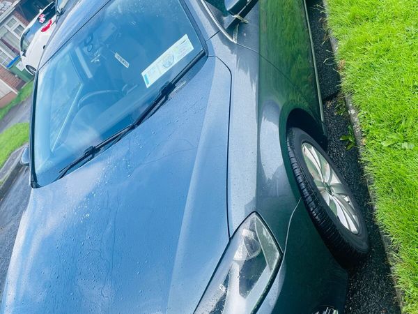 Volkswagen Passat Saloon, Diesel, 2014, Grey