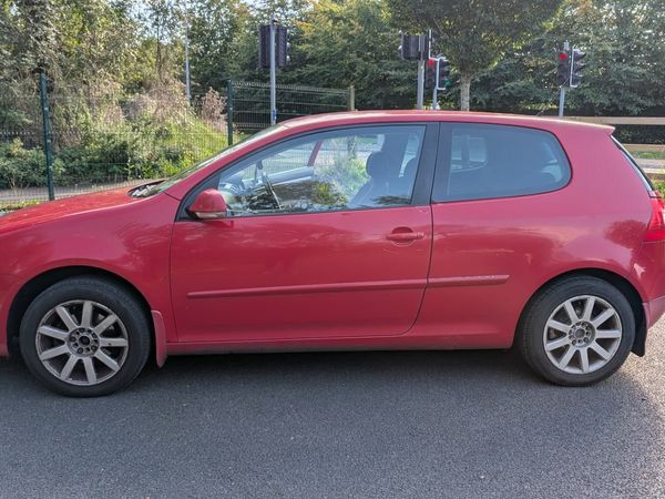 Volkswagen Golf Hatchback, Petrol, 2008, Red