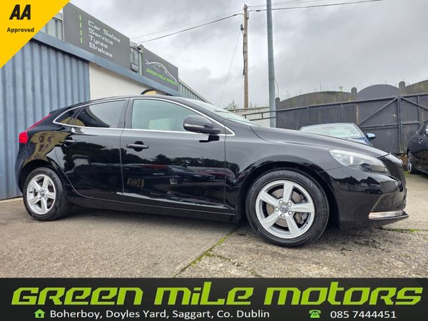 Volvo V40 Hatchback, Diesel, 2016, Black