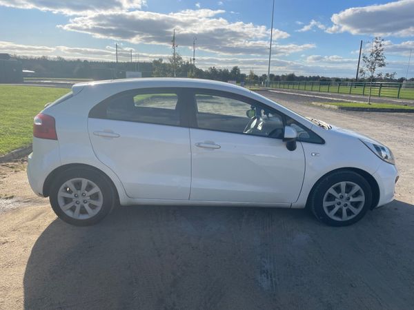 Kia Rio Hatchback, Petrol, 2012, White