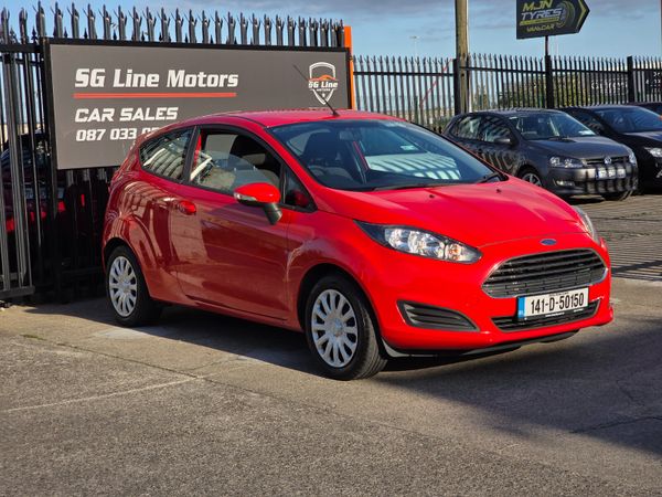 Ford Fiesta Hatchback, Petrol, 2014, Red