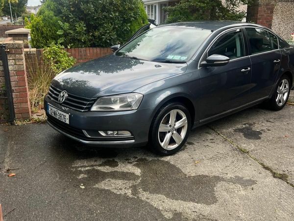 Volkswagen Passat Saloon, Diesel, 2012, Grey