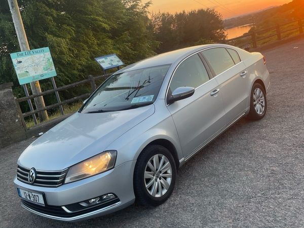 Volkswagen Passat Saloon, Diesel, 2012, Silver