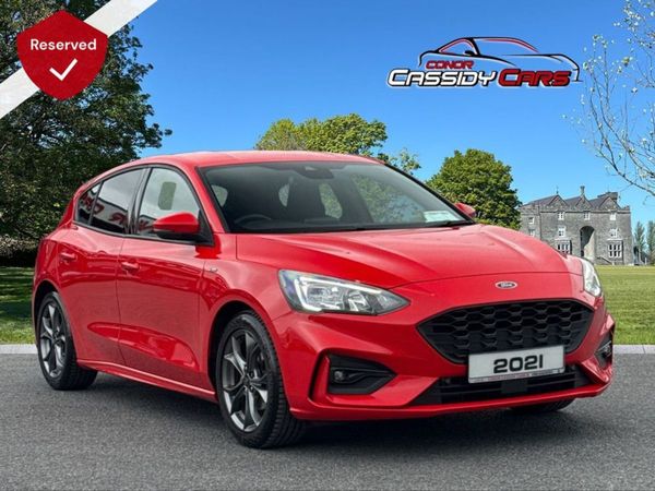 Ford Focus Hatchback, Diesel, 2021, Red