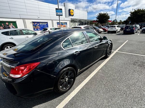 Vauxhall Insignia Hatchback, Diesel, 2012, Black