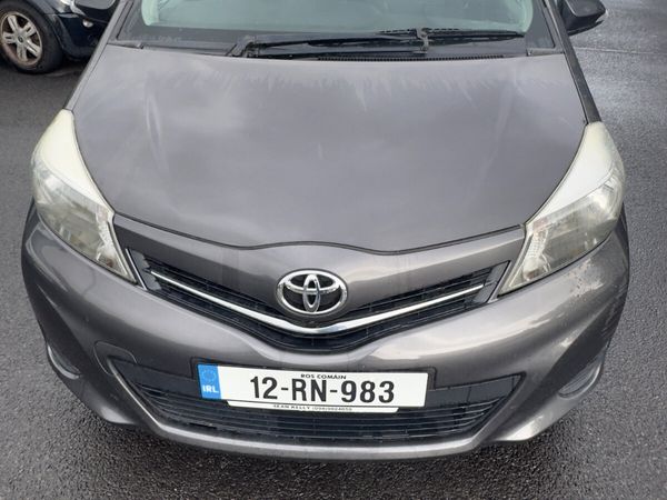 Toyota Yaris Hatchback, Petrol, 2012, Grey