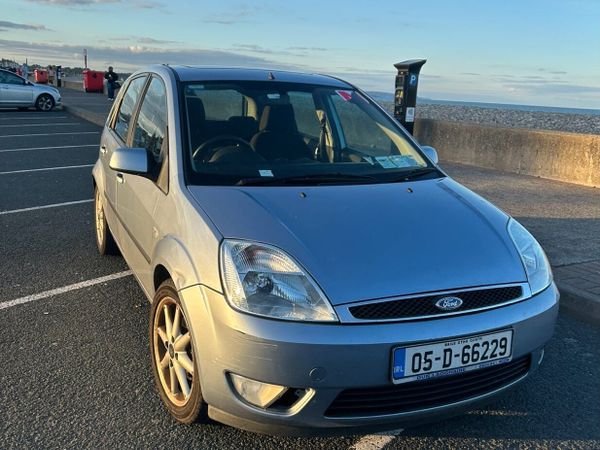Ford Fiesta Hatchback, Petrol, 2005, Blue