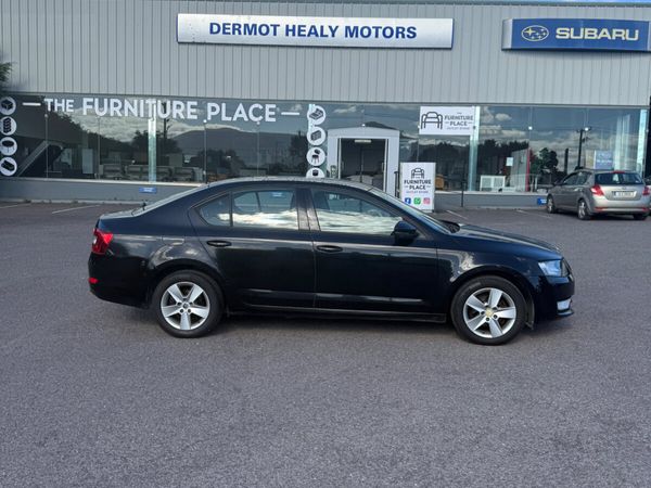 Skoda Octavia Saloon, Diesel, 2014, Black