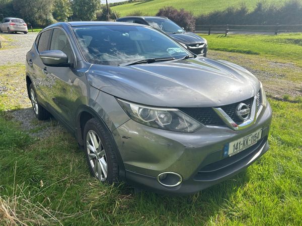 Nissan Qashqai Hatchback, Diesel, 2014, Grey