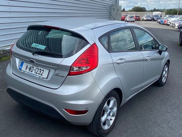 Ford Fiesta Hatchback, Petrol, 2011, Silver