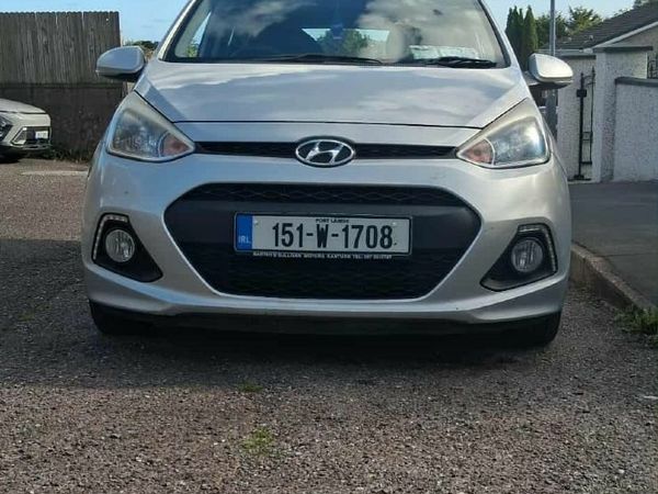 Hyundai i10 Hatchback, Petrol, 2015, Silver