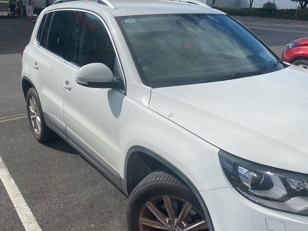Volkswagen Tiguan SUV, Petrol, 2014, White