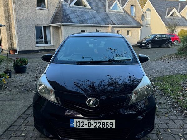 Toyota Vitz Hatchback, Petrol, 2013, Black