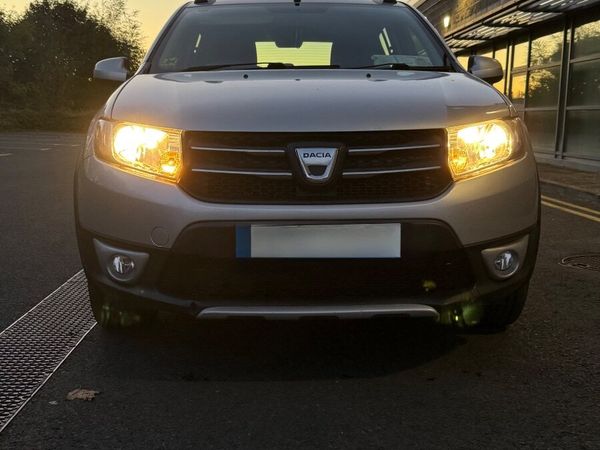 Dacia Sandero Stepway Hatchback, Diesel, 2014, Silver
